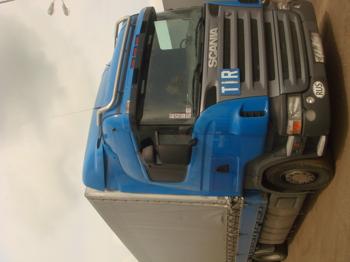 Scania 124L420 6Х2 (2006г) тент 60 куб. Отличное состояние.