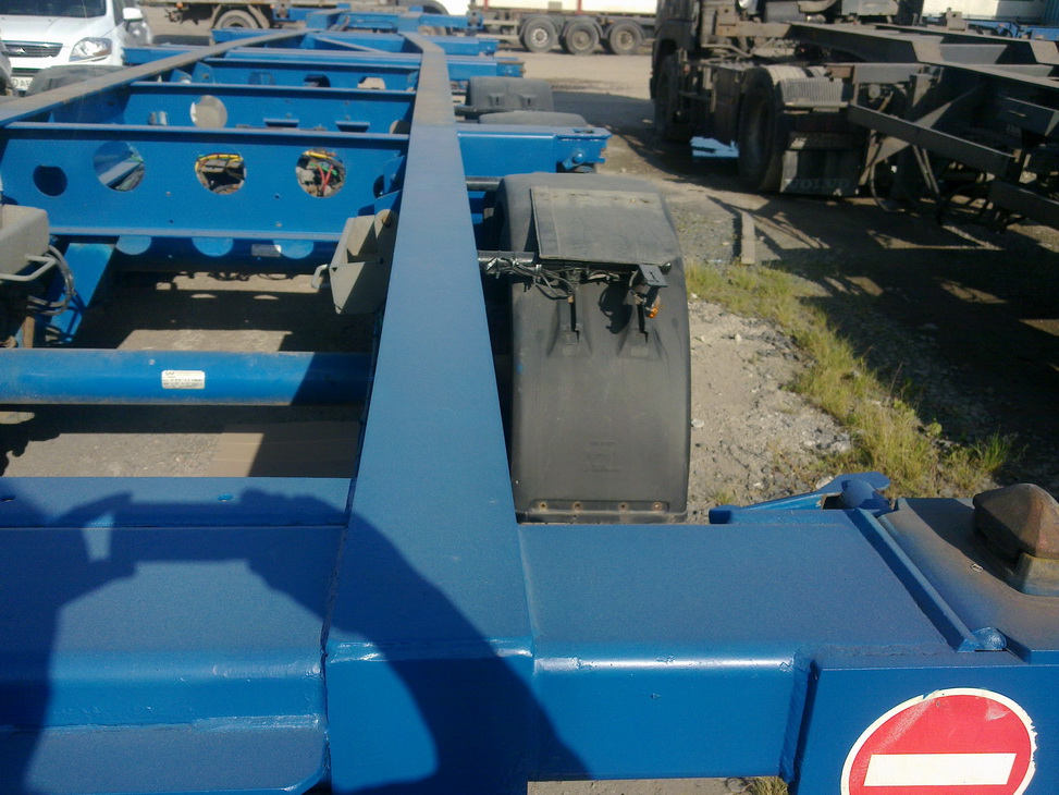 Schmitz SGF 24 (2003г) 3-х ос пневмо п/п конт-з. Оси SAF. Отличное сост.