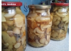 Грибы маринованные, сушеные и огурцы маринованные
